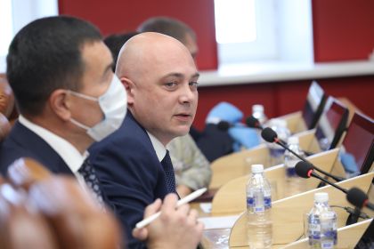 Принят парламентский запрос Дениса Шершнева о низких темпах строительства жилья в Тулуне и Тулунском районе